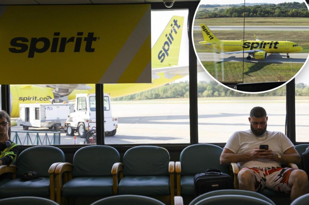 Small US town left completely isolated and cut off from world after only airlines in town goes under Small US town left completely isolated and cut off from world after only airlines in town goes under