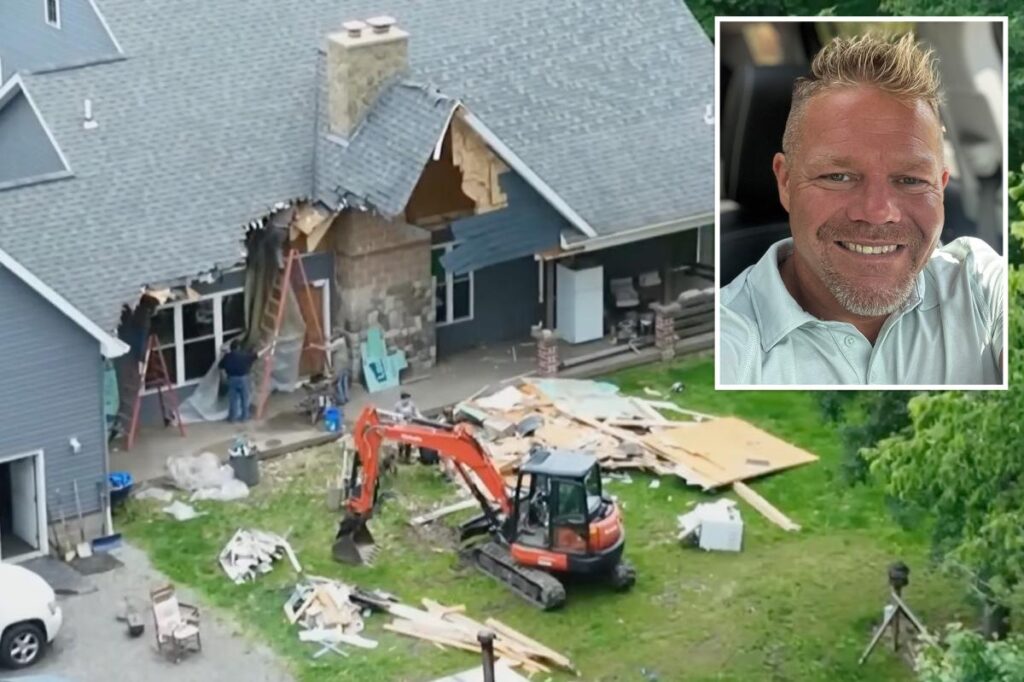 Drunk husband takes messy breakup with wife to the next level with home demolition: ‘I’ll tear the house down’ Drunk husband takes messy breakup with wife to the next level with home demolition: ‘I’ll tear the house down’