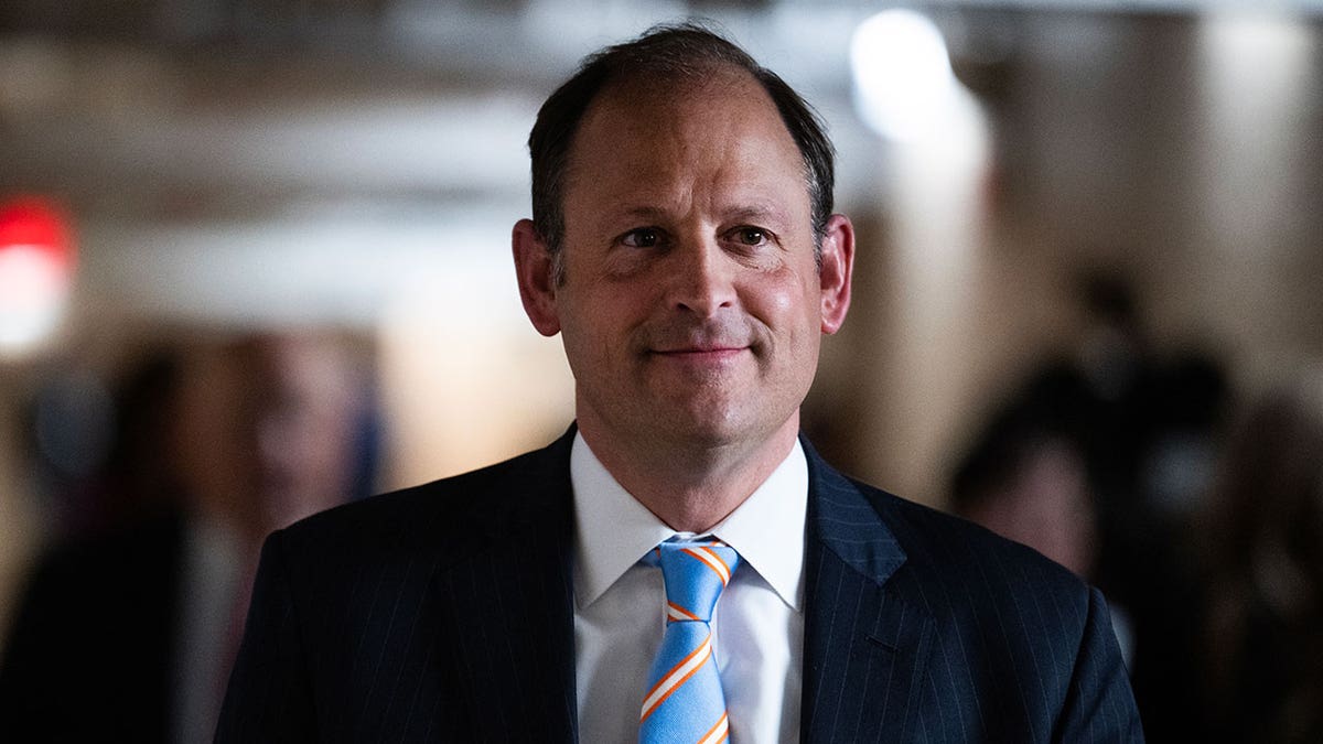 Rep. Andy Barr walking inside the U.S. Capitol