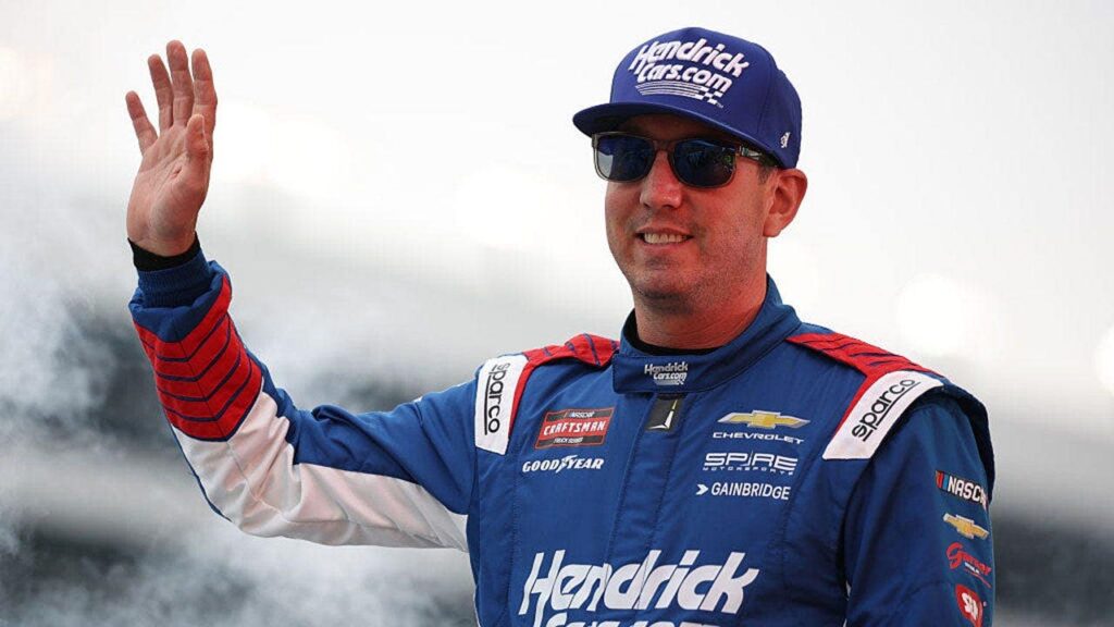 NASCAR’s Truck Series and O’Reilly Autoparts Series honor Kyle Busch with moments of silence at Charlotte NASCAR’s Truck Series and O’Reilly Autoparts Series honor Kyle Busch with moments of silence at Charlotte