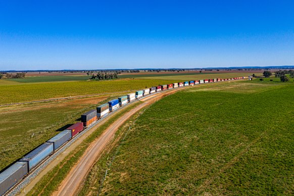 If we can’t build it, they might come: Is it time to take Inland Rail out of the too-hard basket and hand it to another mob?