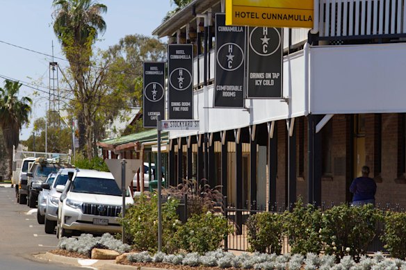 Hotel Cunnamulla publican Doug Faircloth thinks the mercury kerfuffle is a bit of a “nanny state” beat-up.