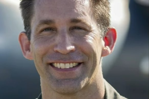 Crawford served as a pilot and safety officer with the Royal Australian Air Force.