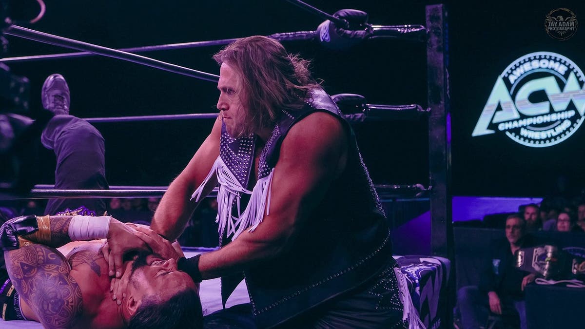 Ben Bishop takes down Killer Kross