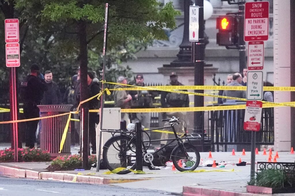 Shootout at White House Checkpoint as Secret Service Kills Gunman