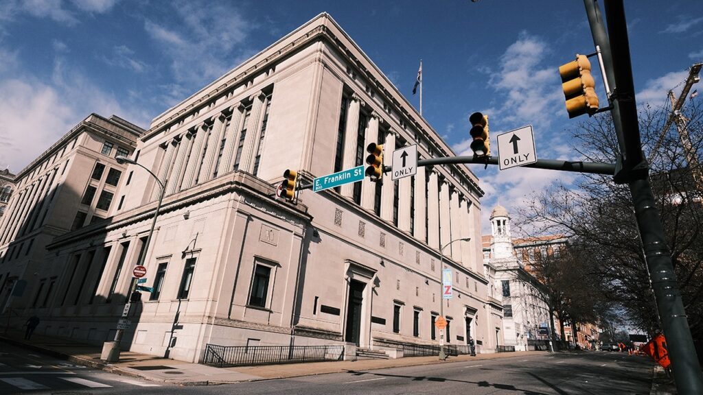 Virginia Supreme Court tosses Dem-backed redistricting map, upending expected 10–1 edge