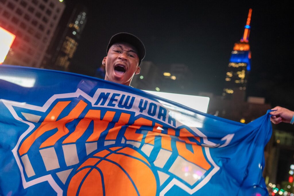 New York Knicks Fans Are Literally Crying Over NBA Finals Merchandise New York Knicks Fans Are Literally Crying Over NBA Finals Merchandise