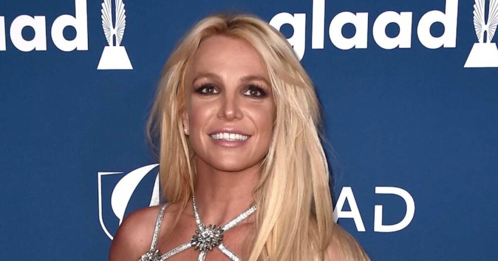 Britney Spears Invited Police Over for Lasagna, Offered Use of Her Pool During DUI Arrest Britney Spears Invited Police Over for Lasagna, Offered Use of Her Pool During DUI Arrest