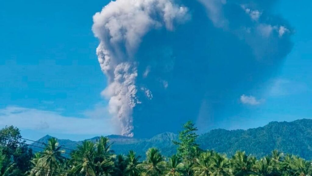 ‘Dukono erupts every second’: Local guides warn of risks on volcano hike