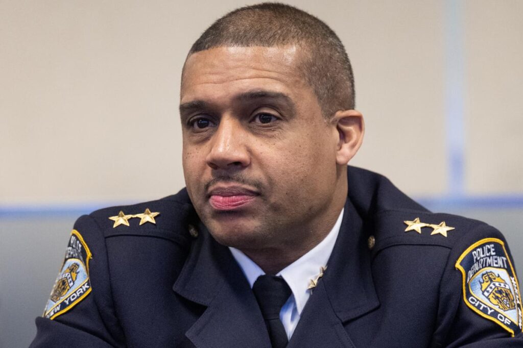 NYPD assistant chief allegedly fired stray shot during off-duty altercation with daughter’s boyfriend: sources NYPD assistant chief allegedly fired stray shot during off-duty altercation with daughter’s boyfriend: sources