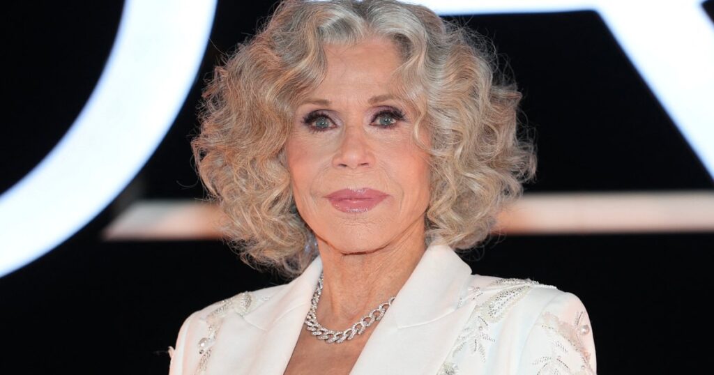 Jane Fonda Uses This  Foundation Users Say is a ‘Masterpiece’ for Mature Skin
