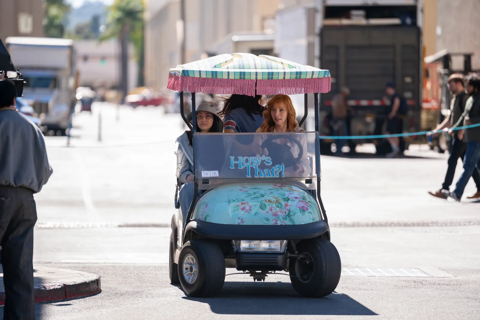 Laura Silverman (L) and Lisa Kudrow (R) in The Comeback. Photograph by Erin Simkin/HBO.