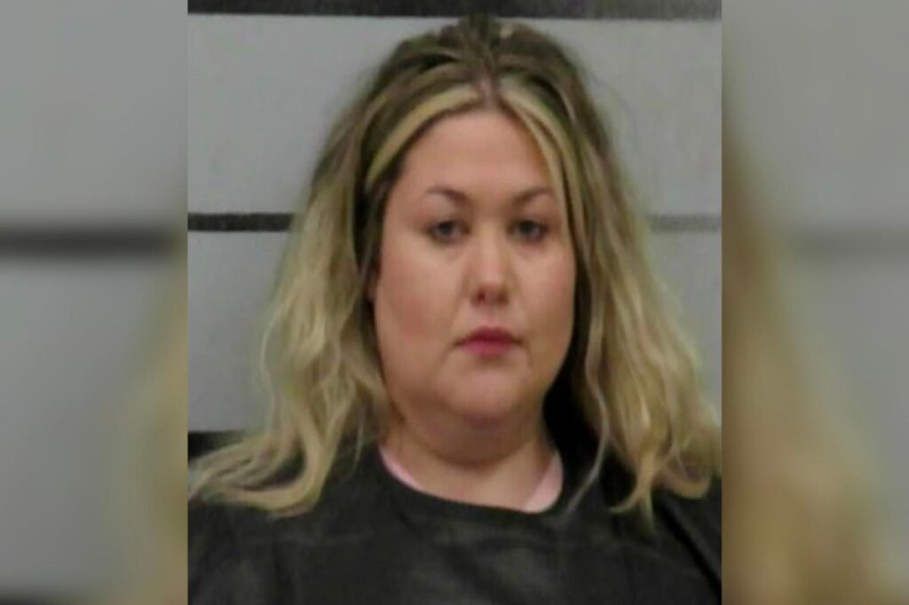 Teaching aide allegedly exposed 7-year-old girl in front of students, compared her to ‘porn star’