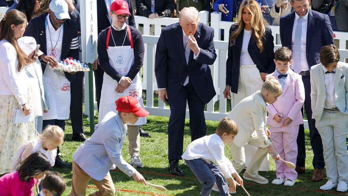TRUMP MELANIA EGG ROLL BLOWING WHISTLE