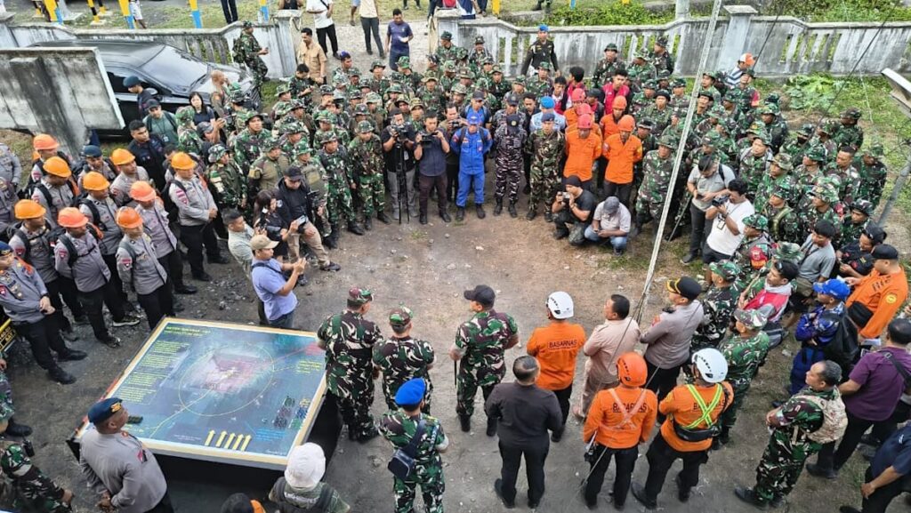Search for two Singaporeans at Mount Dukono hampered by eruptions and rain