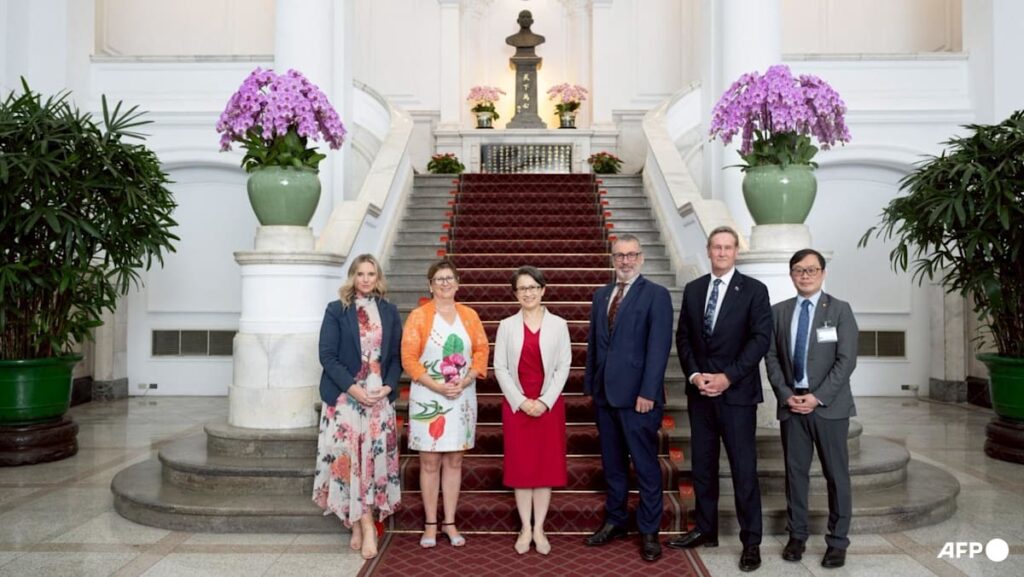 China bans New Zealand lawmakers over Taiwan trip