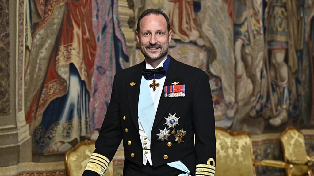 Norway’s crown prince cuts workload to be with gravely ill wife Norway’s crown prince cuts workload to be with gravely ill wife