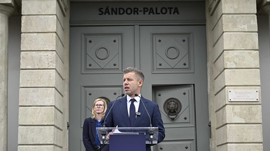 Tisza government to amend constitution to allow removal of president Tisza government to amend constitution to allow removal of president