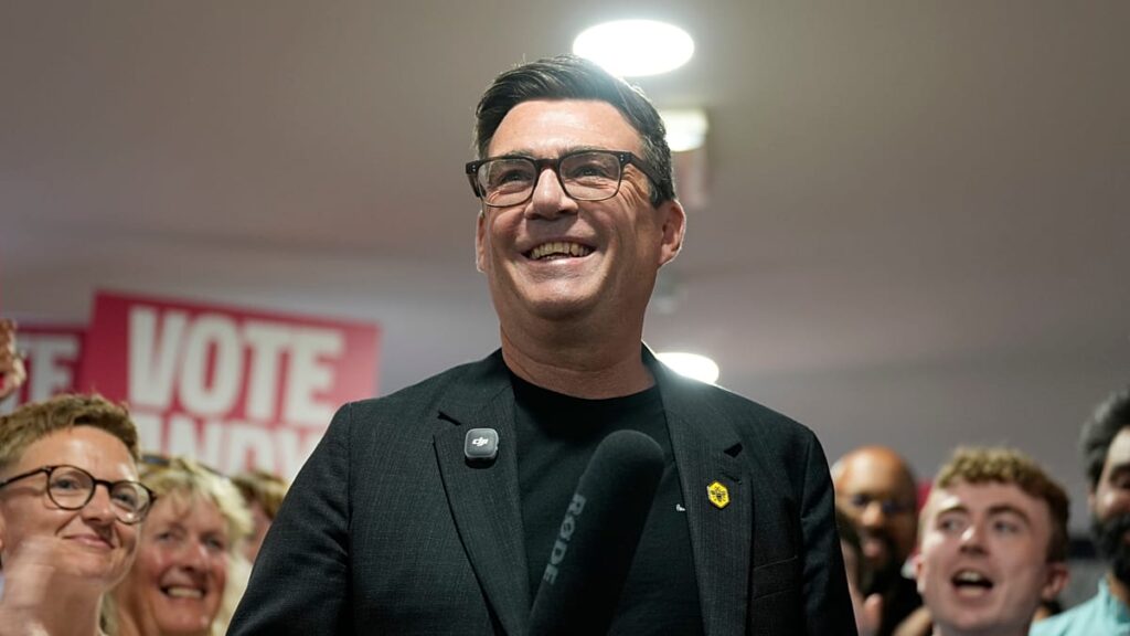 Voters head to the polls in key UK by-election Voters head to the polls in key UK by-election