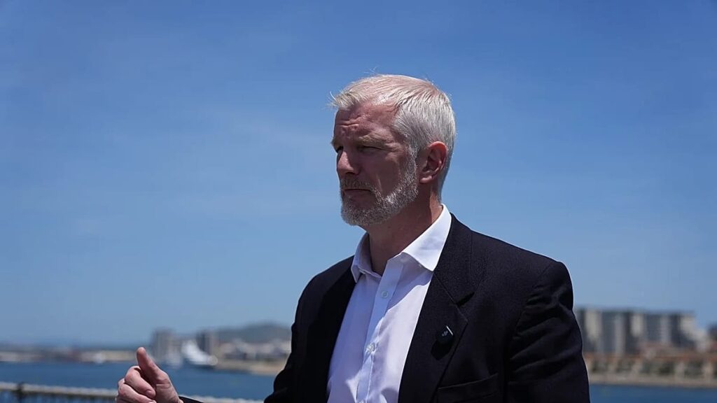 Labour MPs mull leadership challenge after Starmer resigns Labour MPs mull leadership challenge after Starmer resigns
