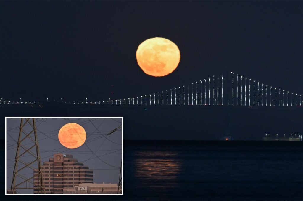 Mesmerizing rare moon seen over San Francisco in stunning time-lapse Mesmerizing rare moon seen over San Francisco in stunning time-lapse
