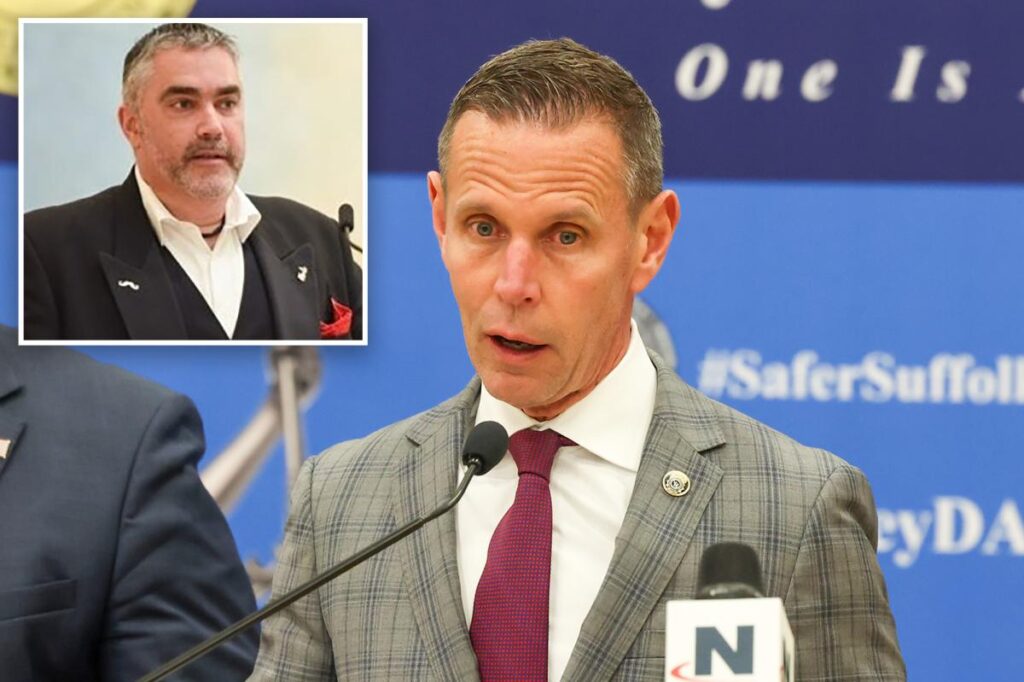 Long Island 911 operators working Father’s Day will get special thanks from top cop: ‘unsung heroes’ Long Island 911 operators working Father’s Day will get special thanks from top cop: ‘unsung heroes’