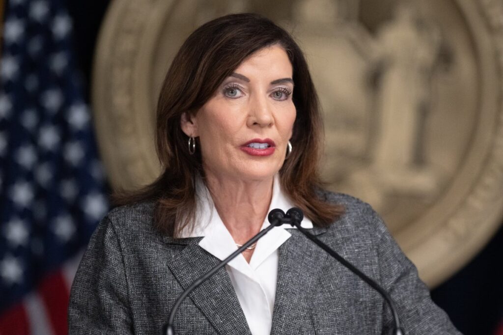 Kathy Hochul Fires Back at Greg Abbott After Texas Governor Posts Knicks‑Spurs Meme