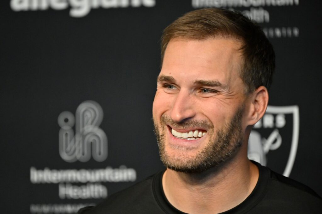 Kirk Cousins’ Brain Breaks Trying to Grasp the Plot of ‘Love Island’ Kirk Cousins’ Brain Breaks Trying to Grasp the Plot of ‘Love Island’