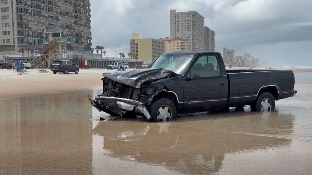 Florida beach toll booth worker killed after driver rams structure before getting stuck in sand, sheriff says Florida beach toll booth worker killed after driver rams structure before getting stuck in sand, sheriff says