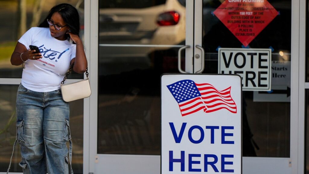 Pro-Trump Pollster Issues Warning for GOP in Georgia: What Polls Show