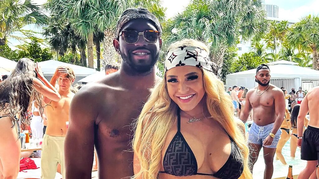 Courtney Clenney’s defense inspects knives at center of OnlyFans model’s murder case ahead of trial: report Courtney Clenney’s defense inspects knives at center of OnlyFans model’s murder case ahead of trial: report