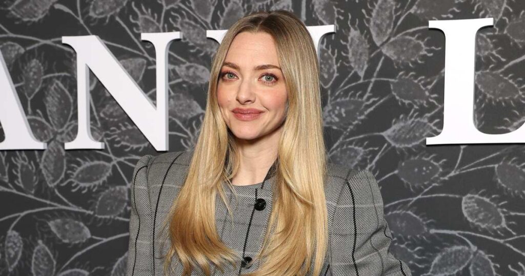 PSA: Amanda Seyfried Approved This Controversial Anti-Jeans Trend That’s Taking Over NYC