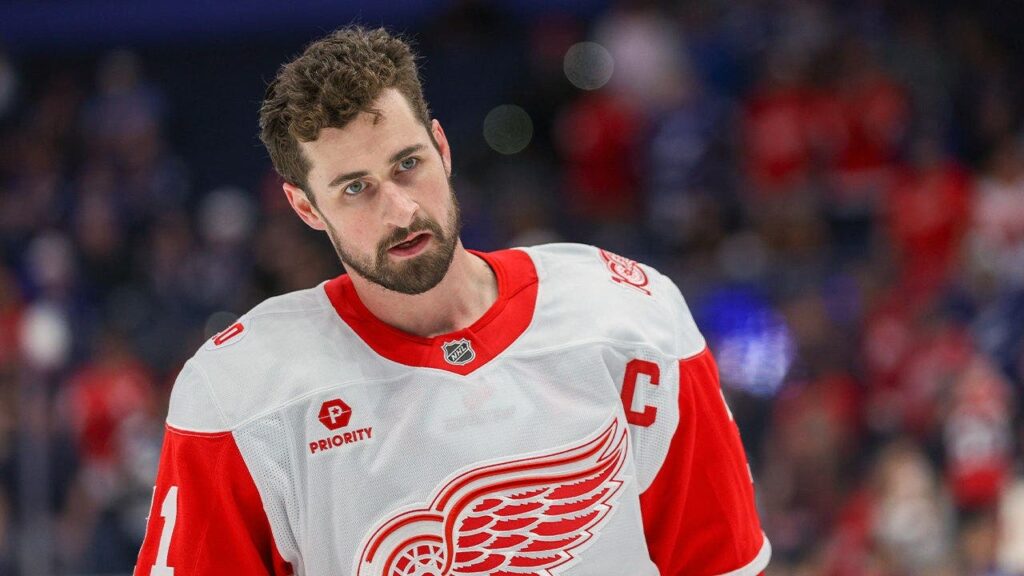 Red Wings captain, Detroit-area native Dylan Larkin reportedly tells the team he wants a trade Red Wings captain, Detroit-area native Dylan Larkin reportedly tells the team he wants a trade