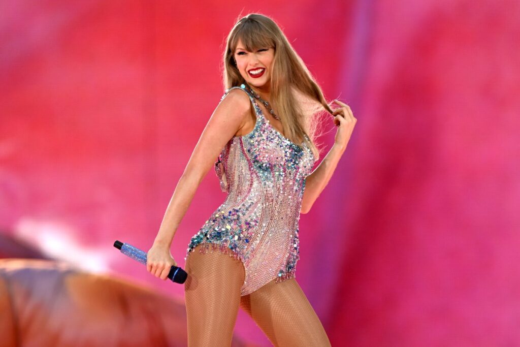 Taylor Swift Breaks Record For Most Streamed Country Song on Spotify
