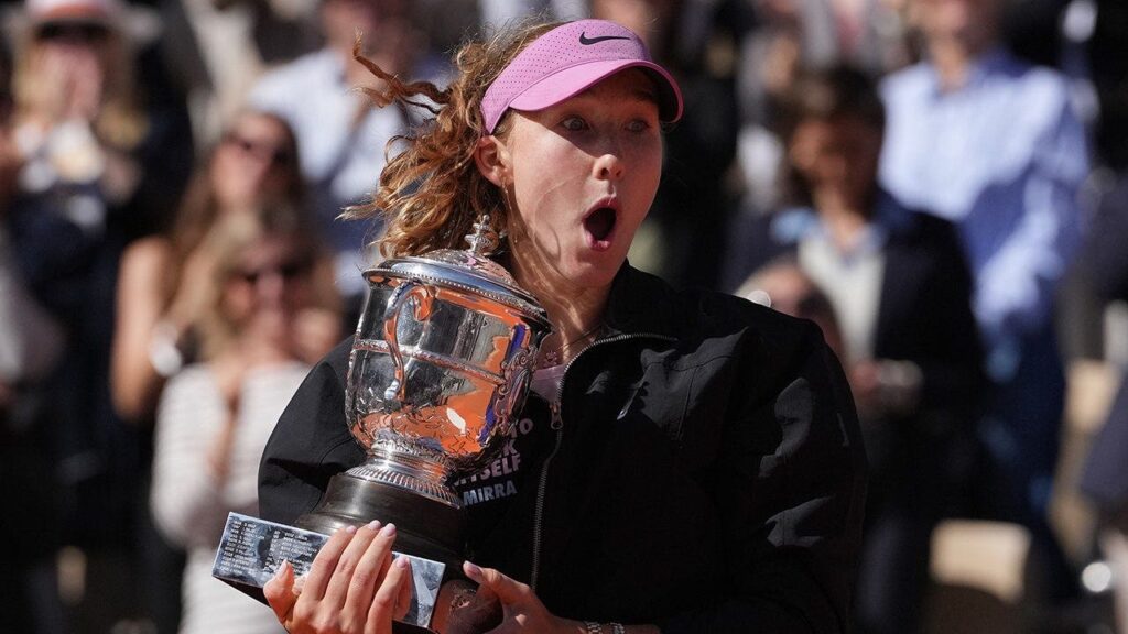 French Open winner Mirra Andreeva quickly corrects trophy pose after historic victory French Open winner Mirra Andreeva quickly corrects trophy pose after historic victory