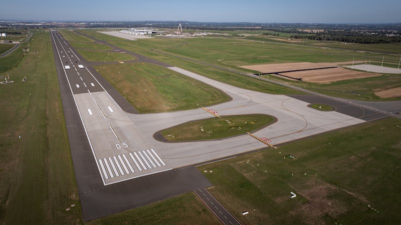 Jetstar confirms launch date for first flights to Gold Coast, Brisbane and Melbourne Jetstar confirms launch date for first flights to Gold Coast, Brisbane and Melbourne