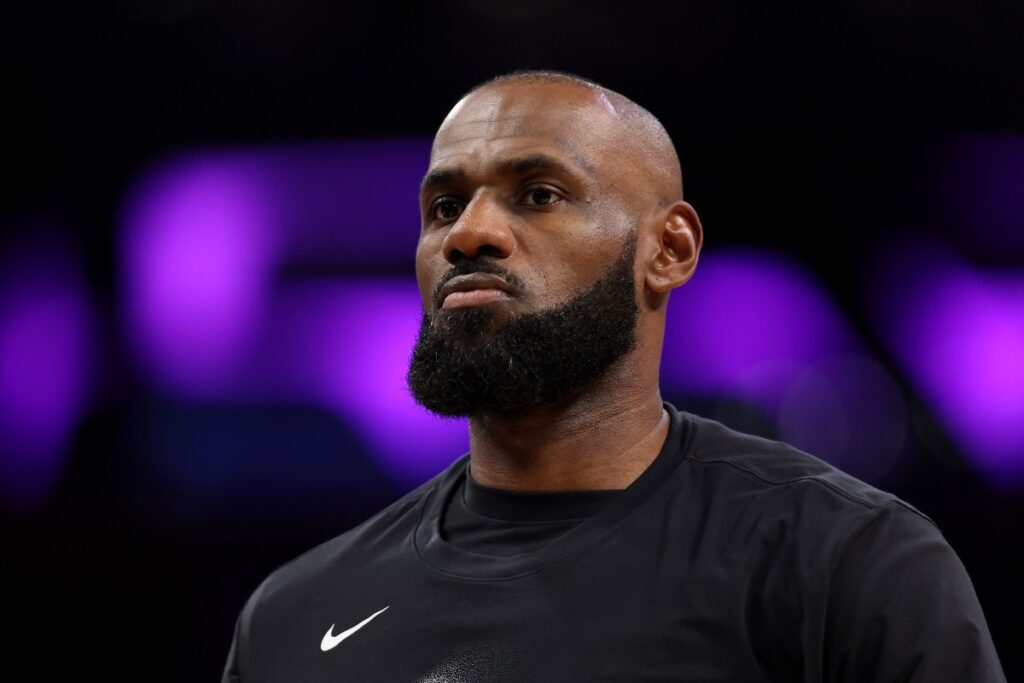 NBA Legend Calls Out Players For Being ‘Jealous’ of LeBron James NBA Legend Calls Out Players For Being ‘Jealous’ of LeBron James