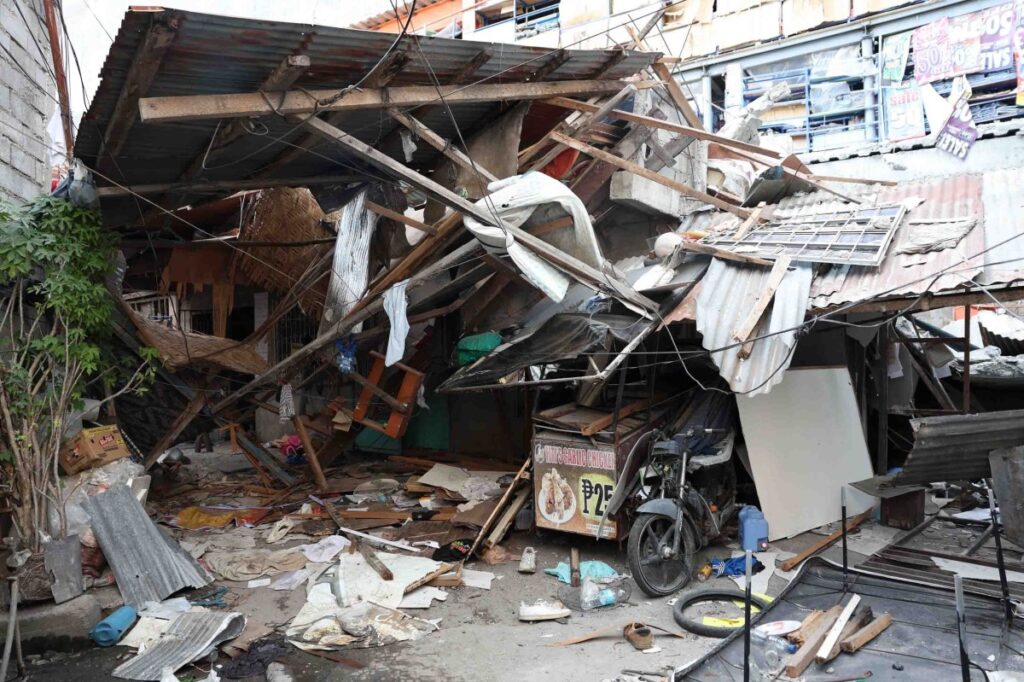 Philippines Hit by New Cluster of Earthquakes Days After Deadly 7.8 Quake