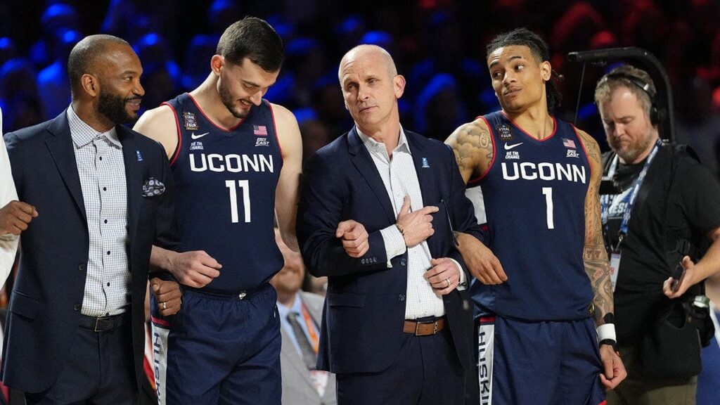 UConn basketball coach floats potential game at White House after UFC event