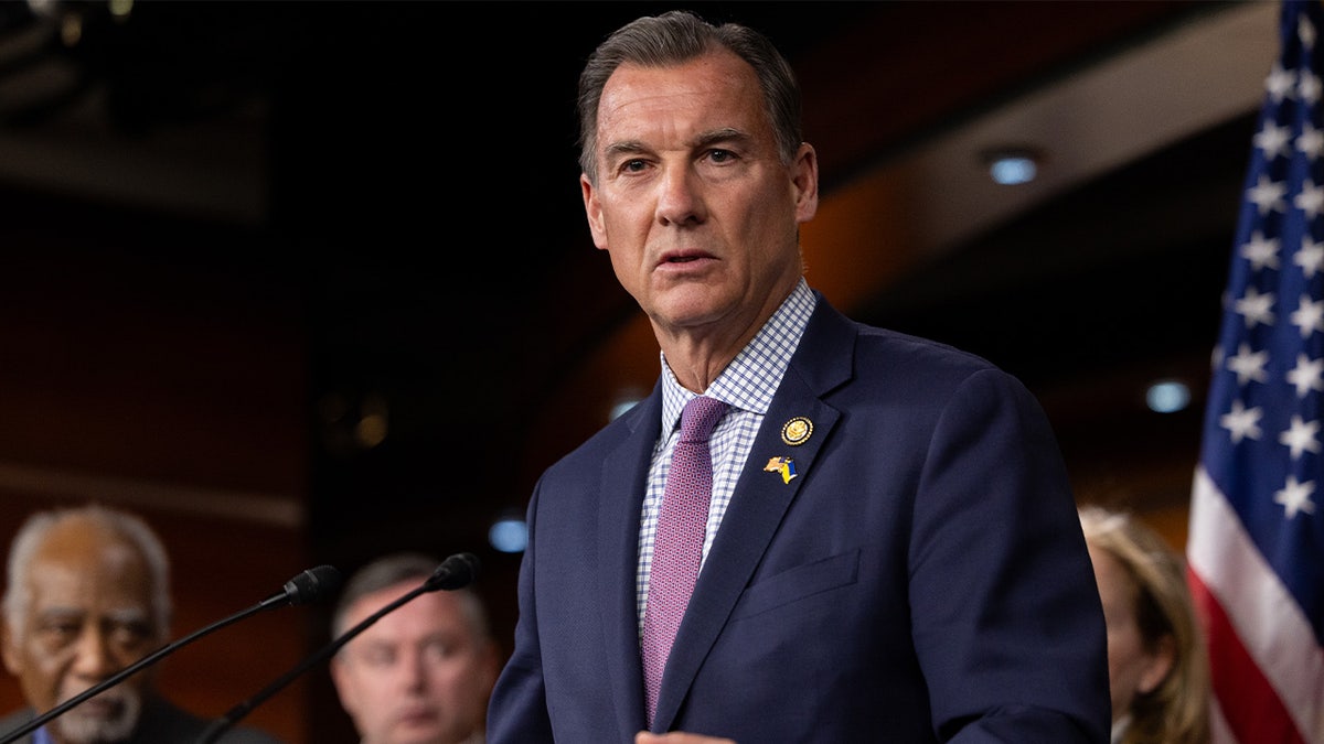 Rep. Tom Suozzi at a press conference