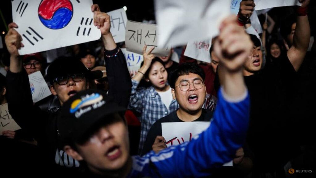 South Korean protesters keep calling for re-run of election after ballot shortage South Korean protesters keep calling for re-run of election after ballot shortage