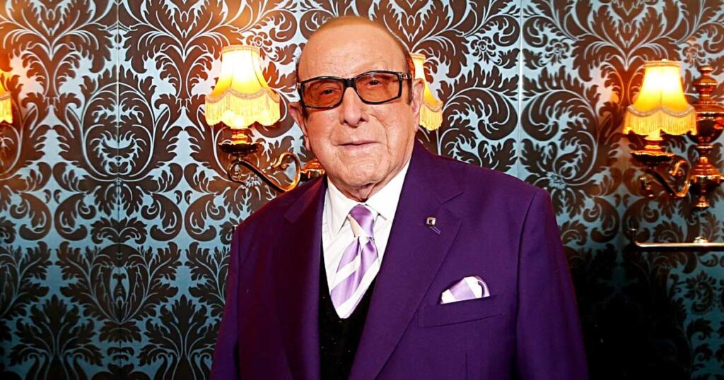 Music Executive Clive Davis Dead at 94 After Being Hospitalized for Respiratory Issue Music Executive Clive Davis Dead at 94 After Being Hospitalized for Respiratory Issue