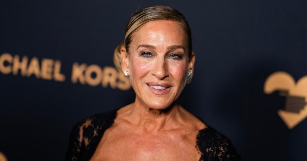 Sarah Jessica Parker Uses the  Berry Lip Balm That Shoppers Say Makes Them ‘Look Youthful’