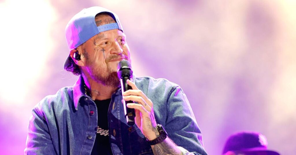 Jelly Roll Ditched Wedding Ring During 2026 CMA Fest Performance Amid Bunnie Xo Divorce