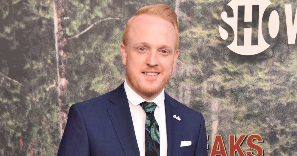 ‘Twin Peaks’ Star Owain Rhys Davies Dead at Age 44: ‘Still Questions That Remain Unanswered’ ‘Twin Peaks’ Star Owain Rhys Davies Dead at Age 44: ‘Still Questions That Remain Unanswered’