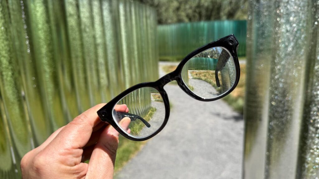 Meta’s Smart Glasses Are Testing Facial Recognition Software Used by Police and the Military Meta’s Smart Glasses Are Testing Facial Recognition Software Used by Police and the Military