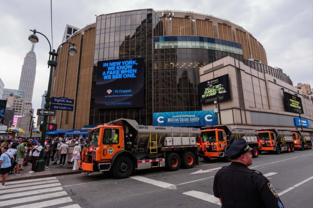 Concertgoer, 51, falls to his death during Goose show at Madison Square Garden: police Concertgoer, 51, falls to his death during Goose show at Madison Square Garden: police
