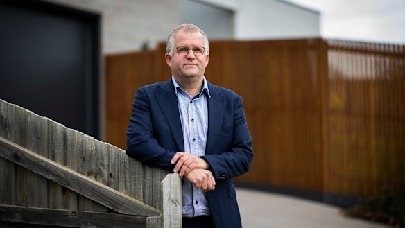 Staff have been left in the dark about the departure of Deakin University vice chancellor Iain Martin.