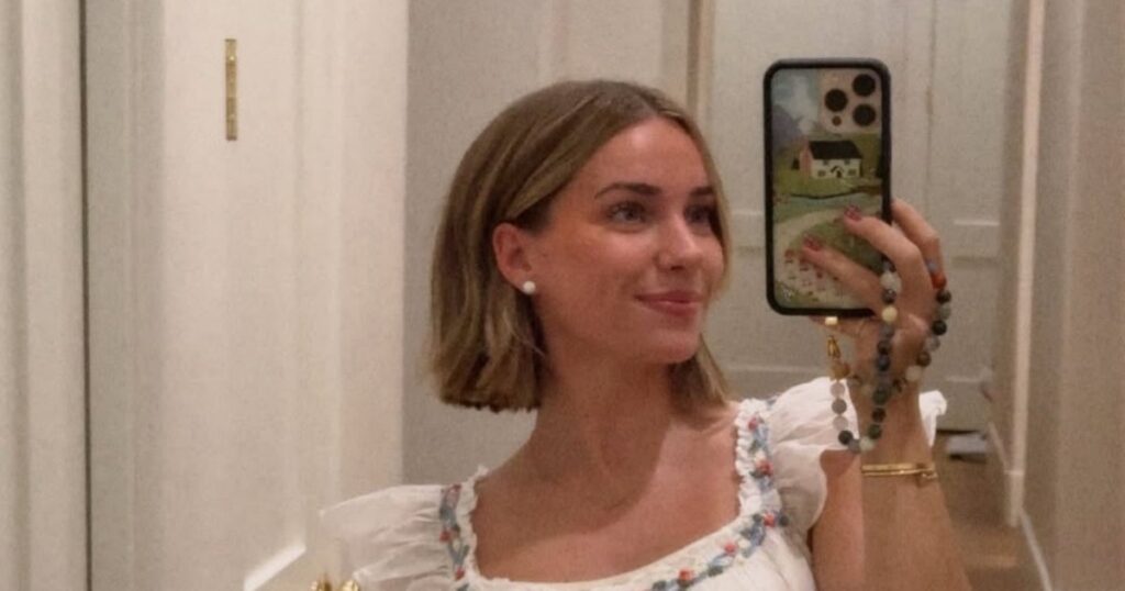 Emilie Kiser Returns to Social Media After Grieving Son’s Death During ‘Hardest Month of Our Lives’ Emilie Kiser Returns to Social Media After Grieving Son’s Death During ‘Hardest Month of Our Lives’