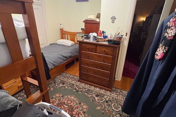The room in which Edward Garth slept at Jonathan Cannon’s house. Edward says a student and teacher were also in this room. 